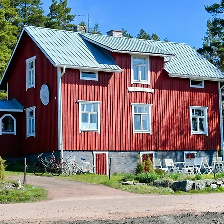 Strandhugget Bed and Breakfast *