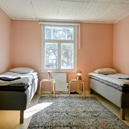 Strandhugget Bed and Breakfast *