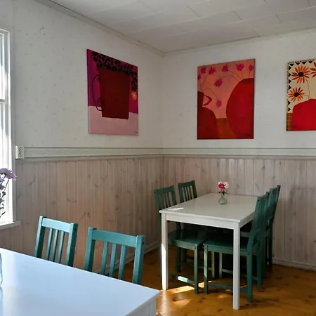 Strandhugget Bed and Breakfast *