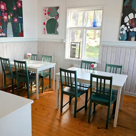 Strandhugget Bed & Breakfast *