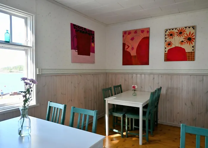 Strandhugget Bed & Breakfast *