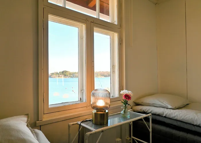 Strandhugget Bed & Breakfast *